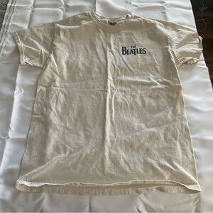 The Beatles Unisex Urban Outfitters TSHIRT M Classic Ivory Band Thick Cotton